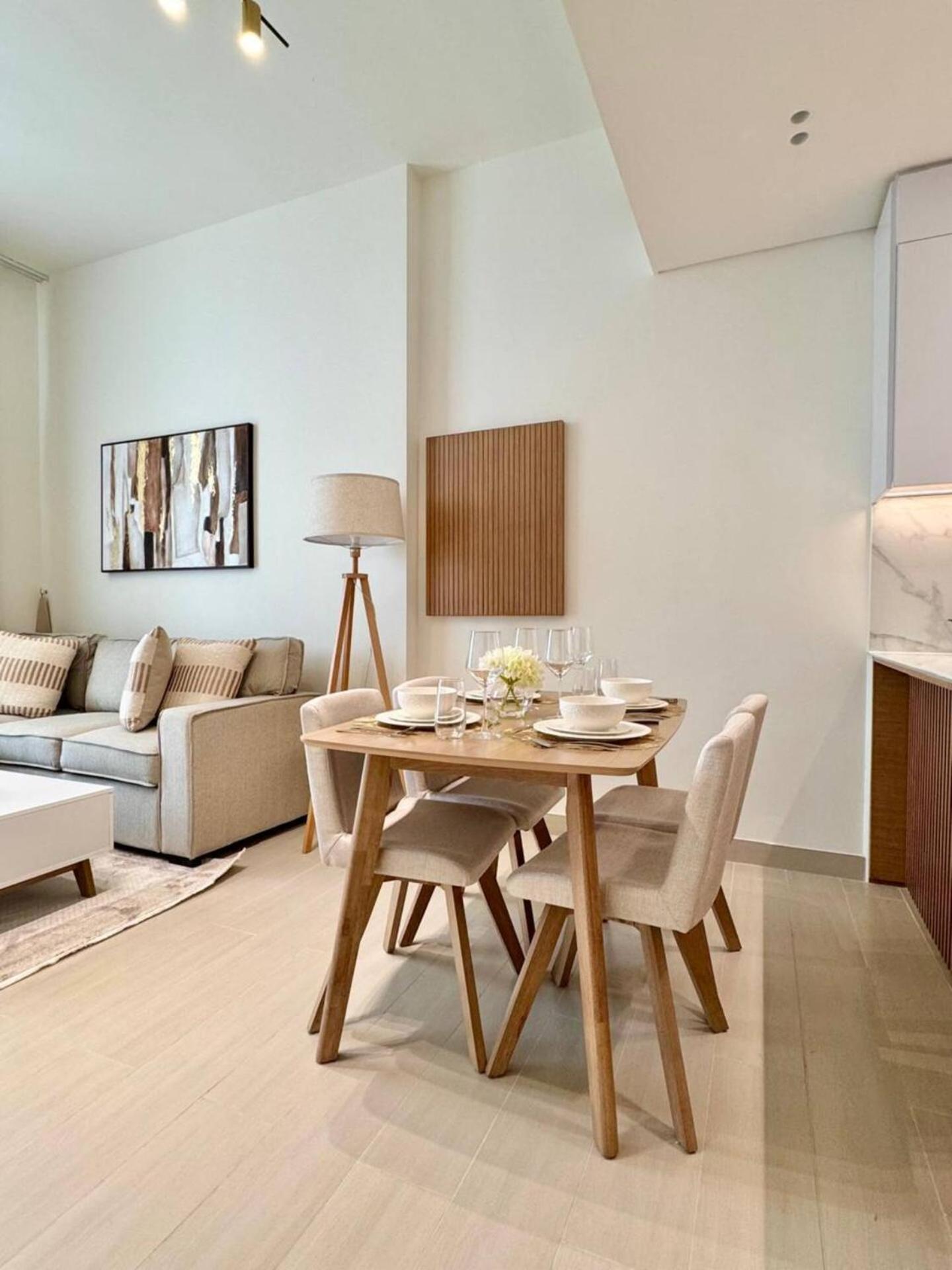 Apartment Modern 1-bedroom Haven With Soothing Interiors *