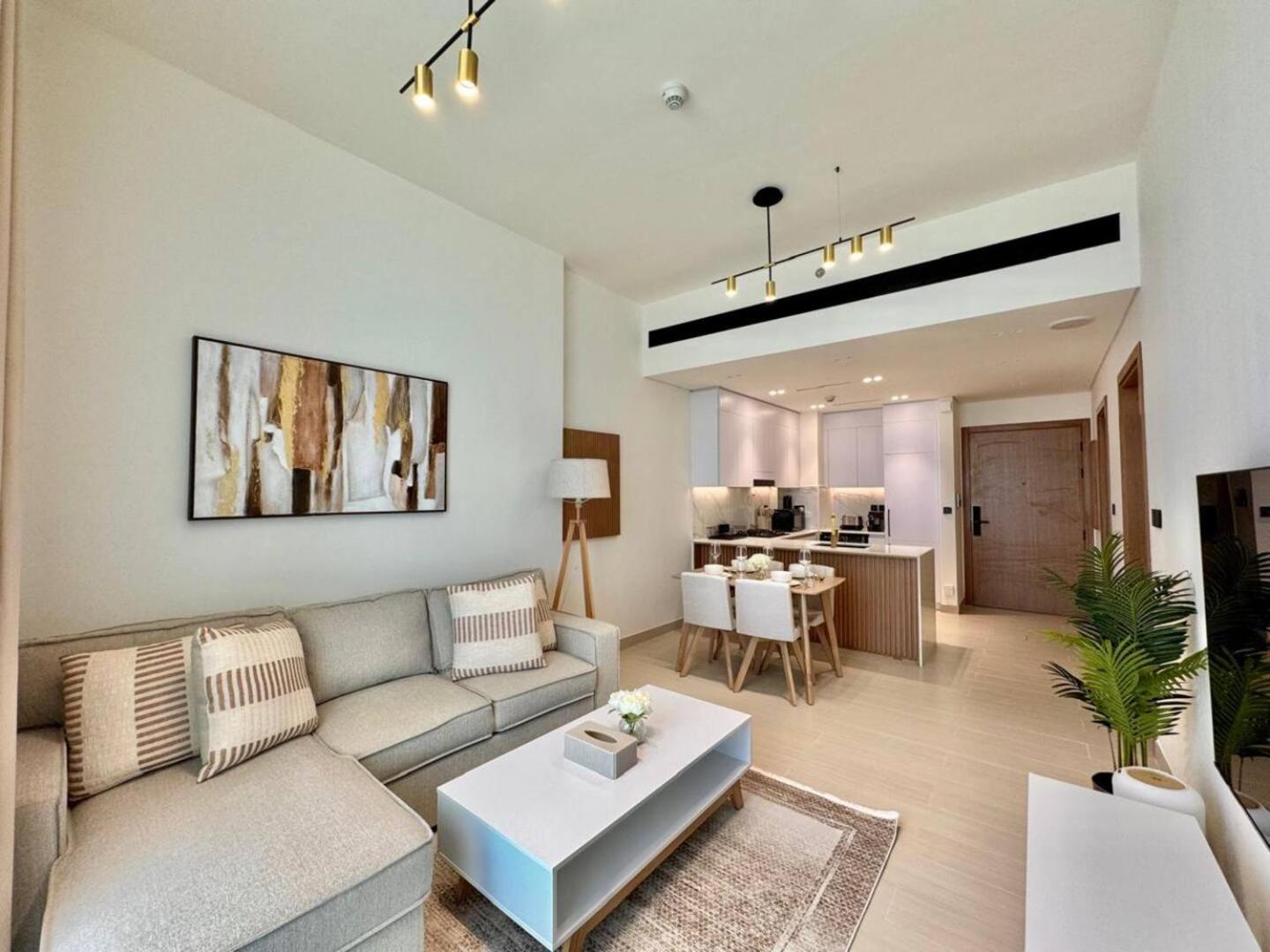 Apartment Modern 1-bedroom Haven With Soothing Interiors Dubai
