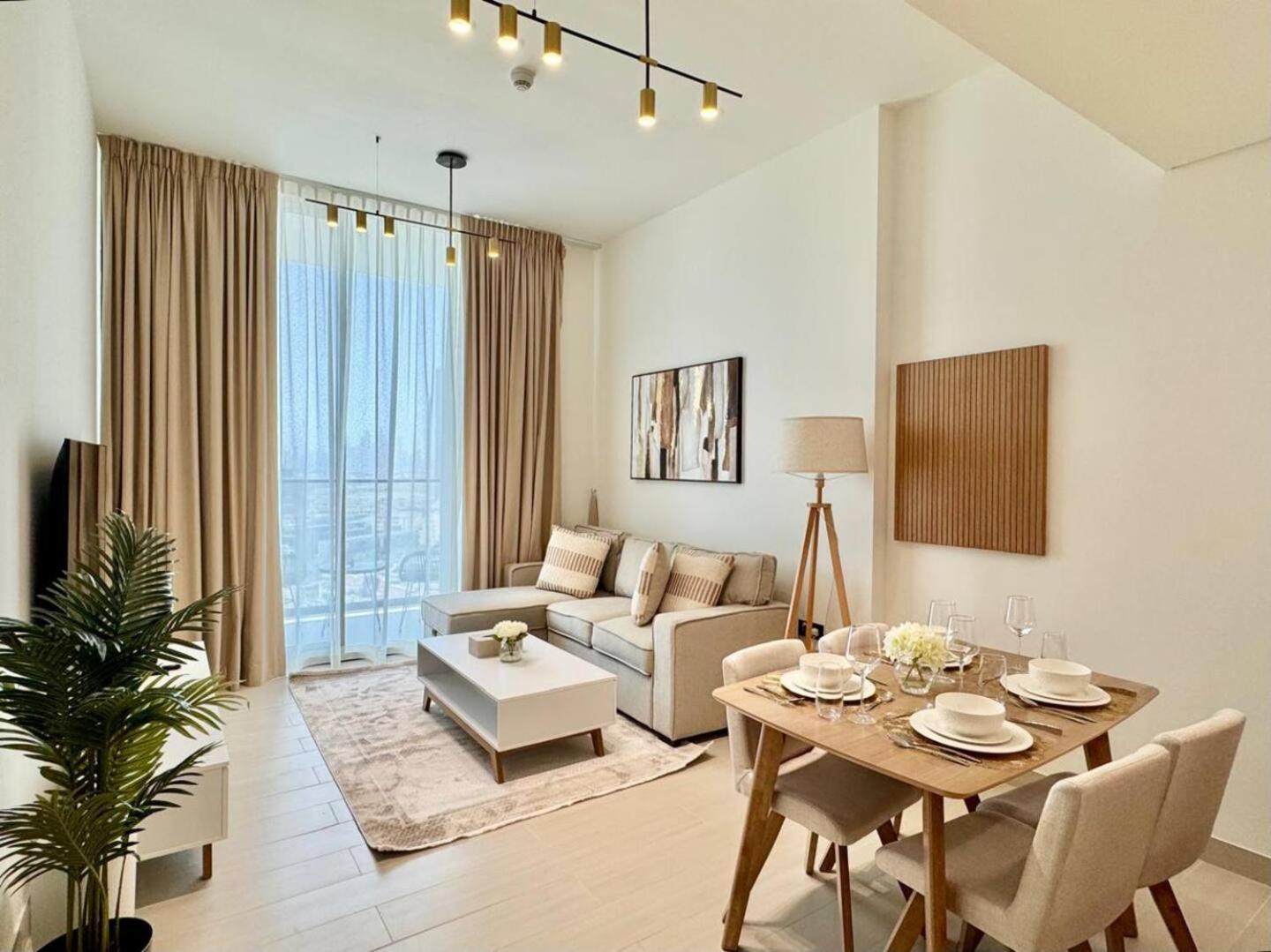 Apartment Modern 1-bedroom Haven With Soothing Interiors Dubai