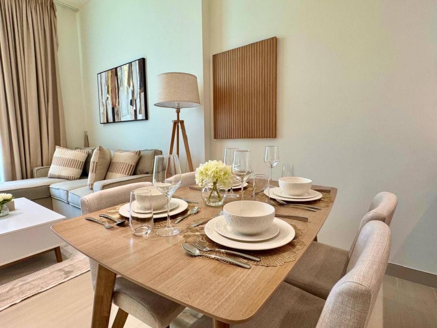 Modern 1-bedroom Haven With Soothing Interiors Apartment *