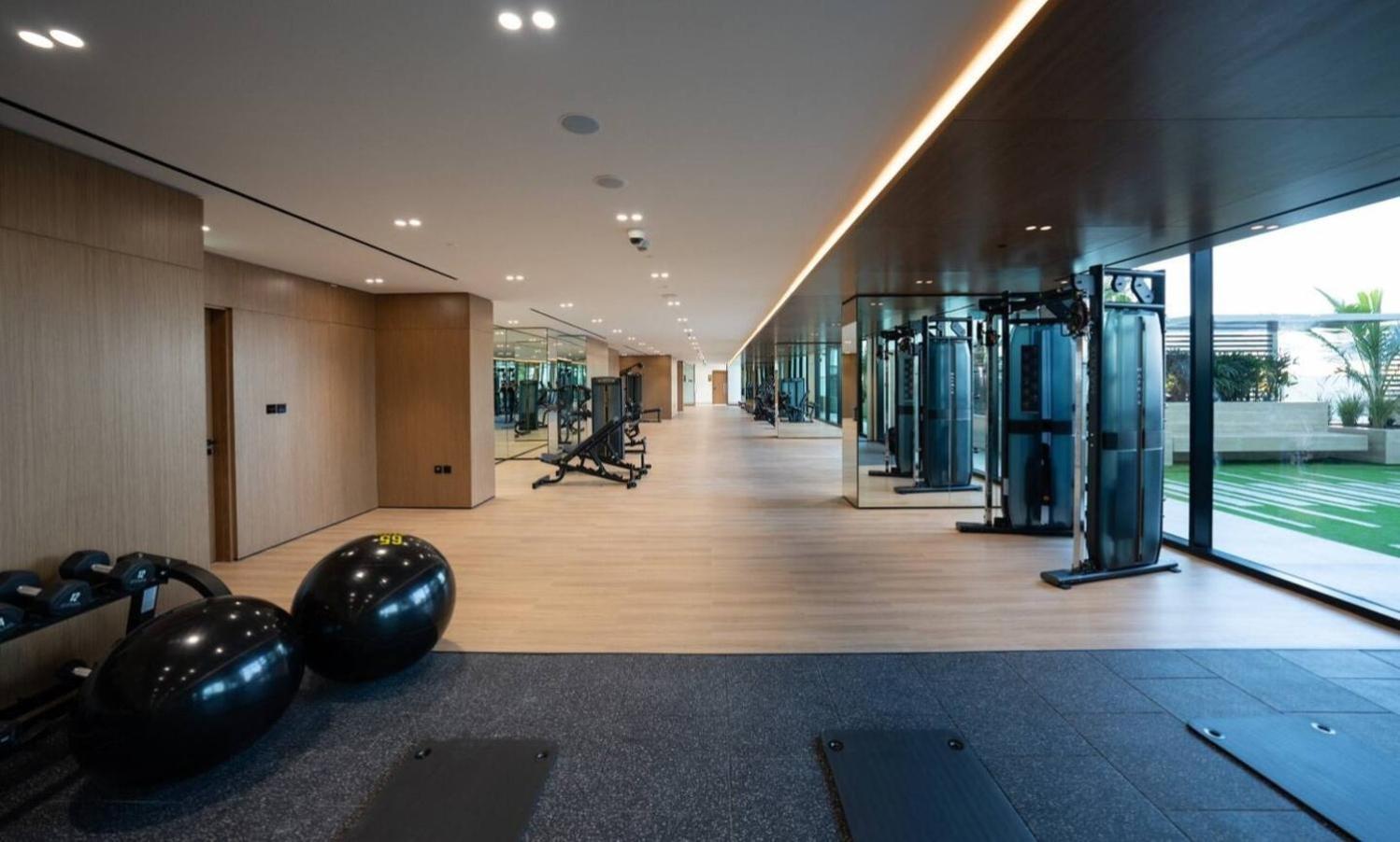 Apartment Modern 1-bedroom Haven With Soothing Interiors Dubai